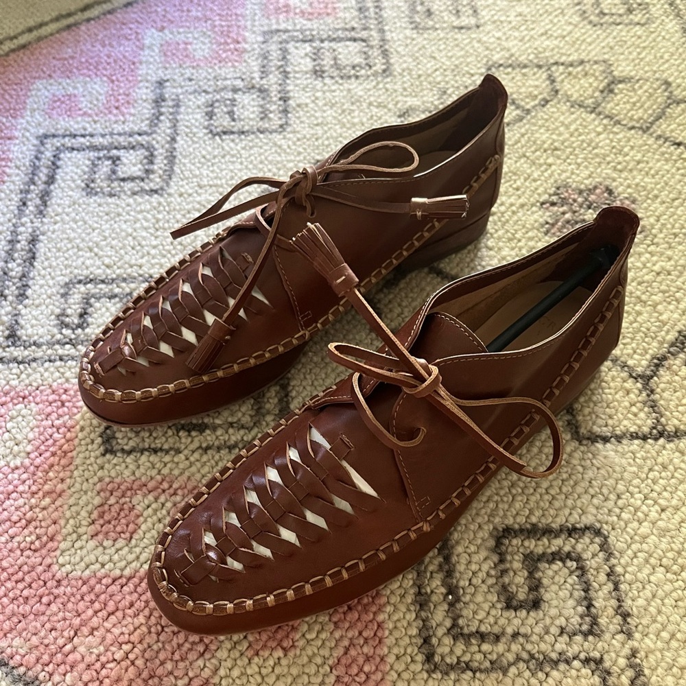 THE GREAT. Leather moccasin flats size 9